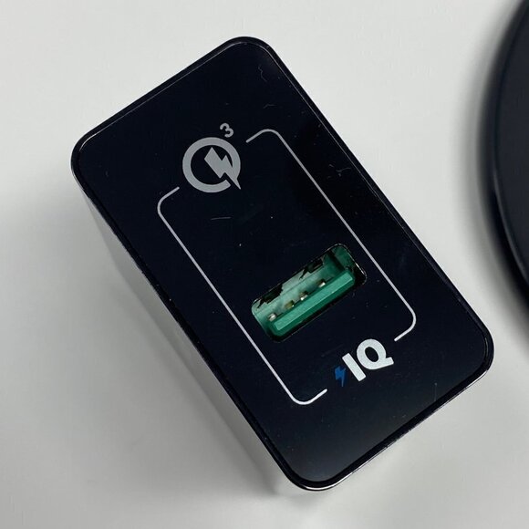 Anker PowerWave Pad Wireless Charger 10W Qi Fast Charging Pad With Wall Charger - Picture 2 of 9